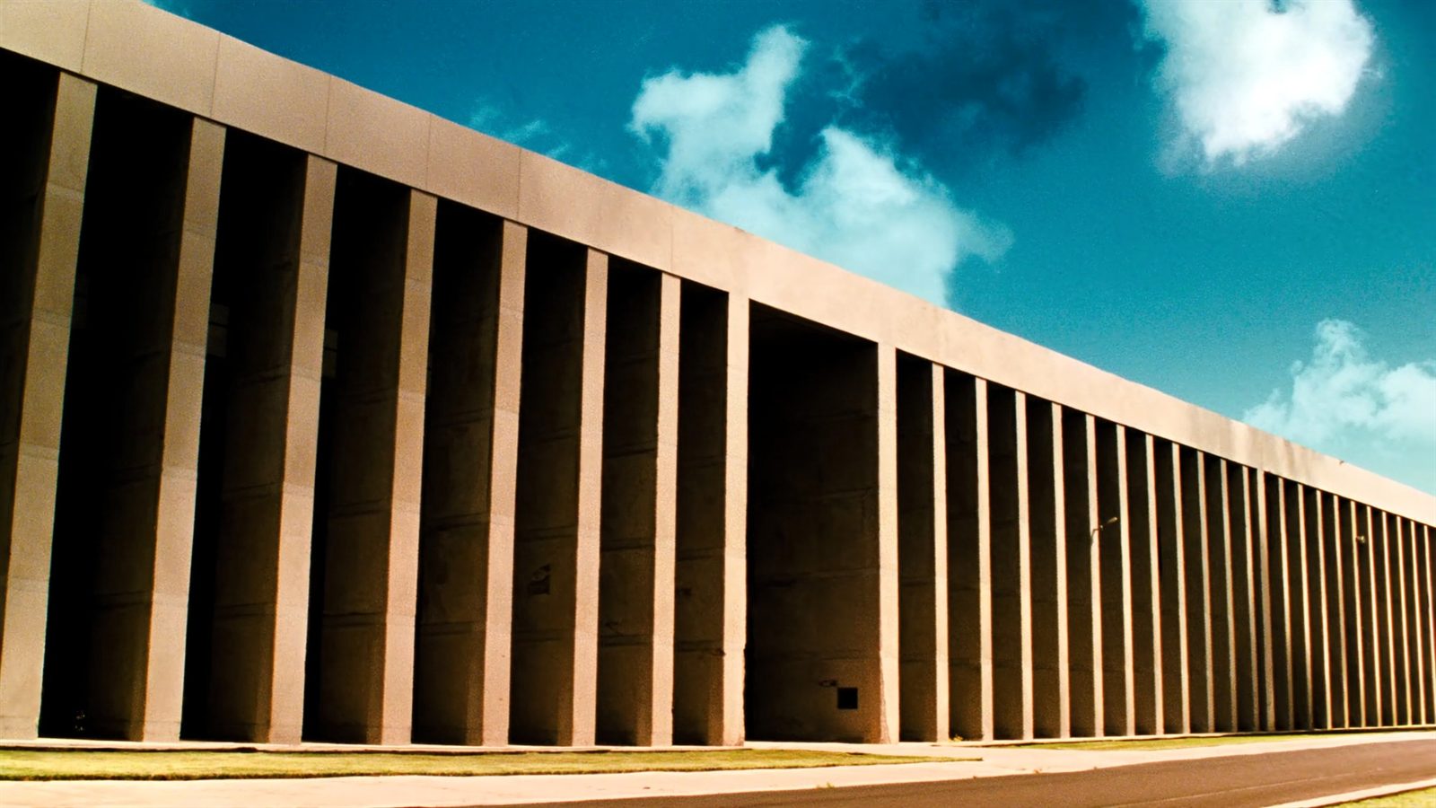 Columnata de un edificio de tribunales